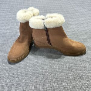 Linea Paolo Ankle Boots Womens size 9.5‎ Tan Top Faux Fur Hidden Wedge Side Zip